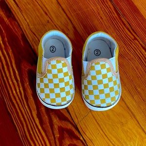 Infant yellow/mustard shoes size 2